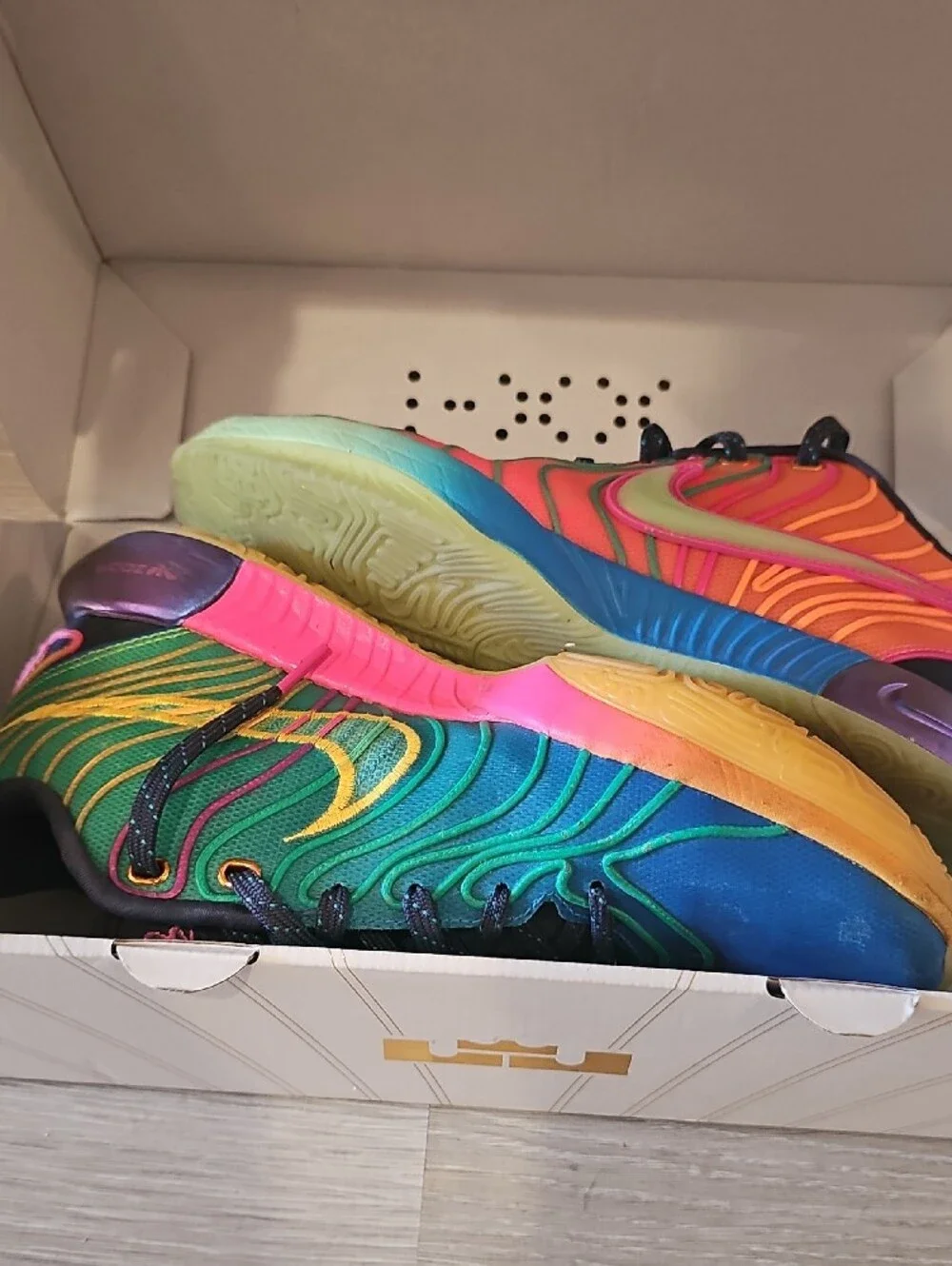 NIKE LeBron 21 